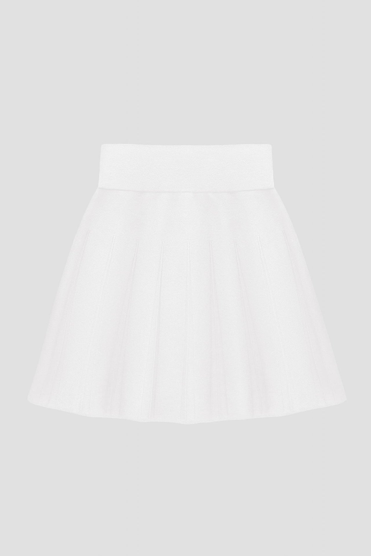 White a-line knit skirt with waist compression