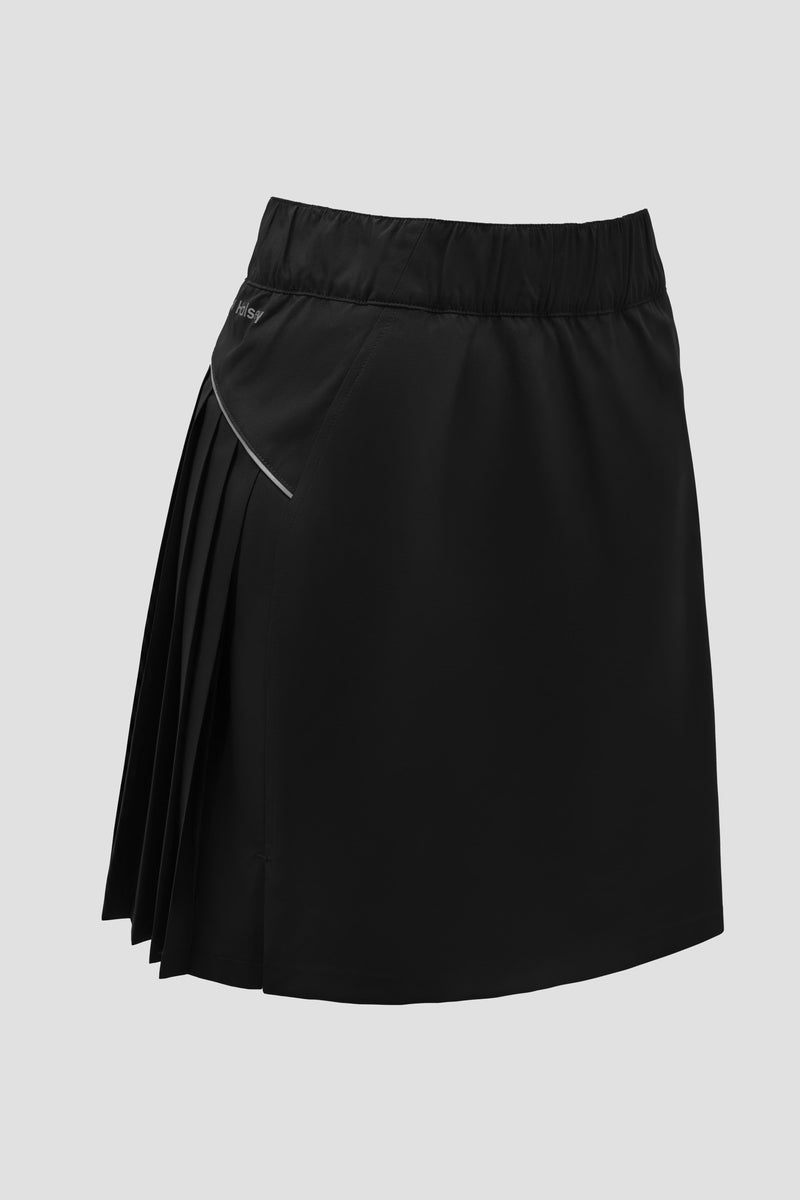 A black pleated athletic skirt with an elastic waistband and diagonal pockets 